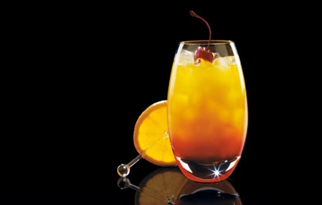 Z czym pić tequilę w drinku? Najlepsze składniki i przepisy