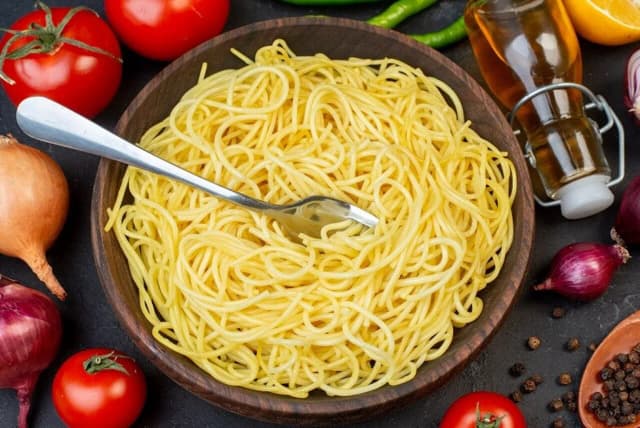 Jak długo gotować makaron spaghetti, aby uniknąć rozgotowania? Jak długo gotować makaron spaghetti, aby uniknąć rozgotowania?
