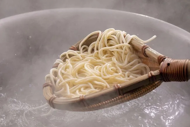 Ile kalorii ma ugotowany makaron spaghetti? Zaskakujące fakty o wartościach odżywczych