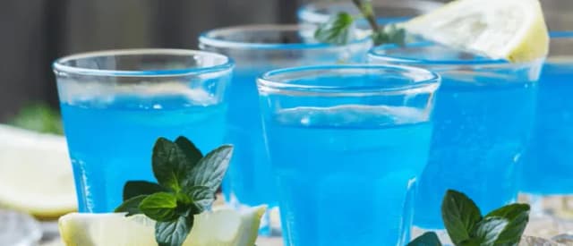 Jak zrobić niebieskiego drinka - prosty przepis na efektowny koktajl